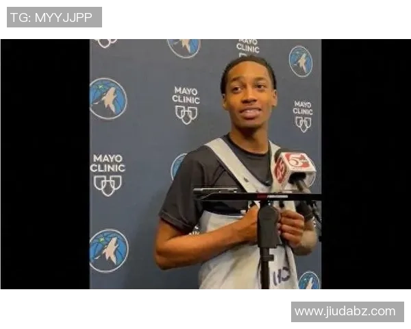 芬奇谈迪林厄姆未上场原因表示目前仍为时过早将保持战术灵活性 芬奇谈迪林厄姆未上场原因表示目前仍为时过早将保持战术灵活性